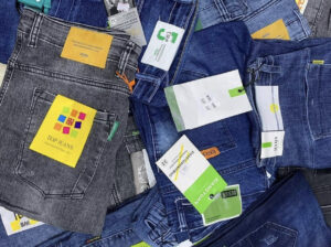 Jeans pour homme disponible